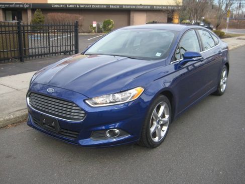 Used 2014 Ford Fusion SE w/ Equipment Group 201A FWD image 1