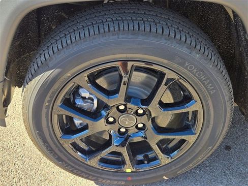 New 2026 Jeep Compass Latitude image 5