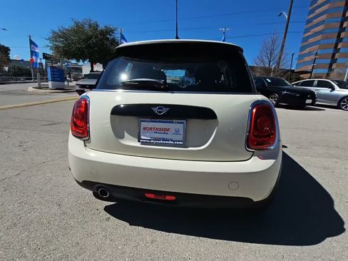 Used 2020 MINI Cooper 2-Door Hardtop image 6