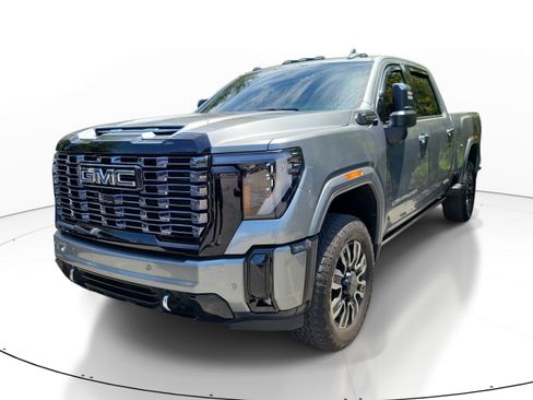 Used 2025 GMC Sierra 2500 Denali Ultimate AWD/4WD image 2