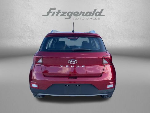 Used 2025 Hyundai Venue Limited FWD image 4