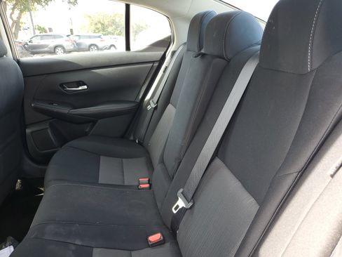 Used 2021 Nissan Sentra SV image 9