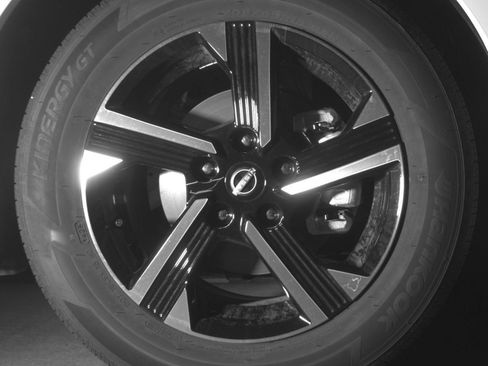 Used 2025 Nissan Sentra SV FWD image 13