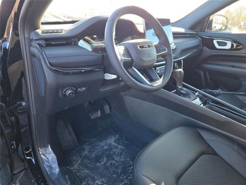 New 2026 Jeep Compass Latitude image 23