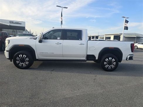 Used 2024 GMC Sierra 3500 Denali w/ Denali Reserve Package image 8