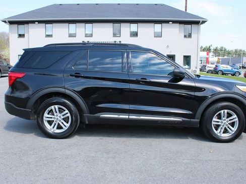 Used 2020 Ford Explorer XLT w/ Equipment Group 202A image 6