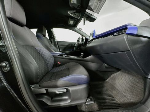 Certified 2021 Toyota C-HR XLE FWD image 26