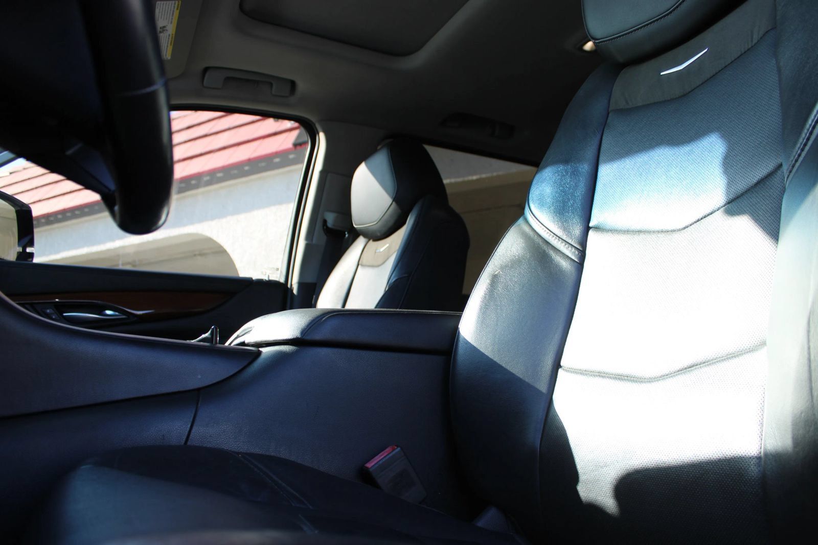 Used 2018 Cadillac Escalade ESV Luxury AWD/4WD image 11