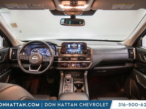 Used 2022 Nissan Pathfinder SL image 3