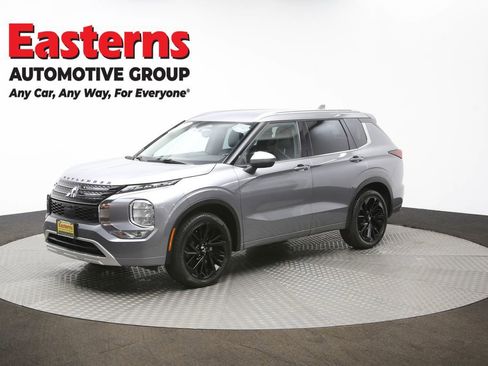 Used 2022 Mitsubishi Outlander SEL image 59