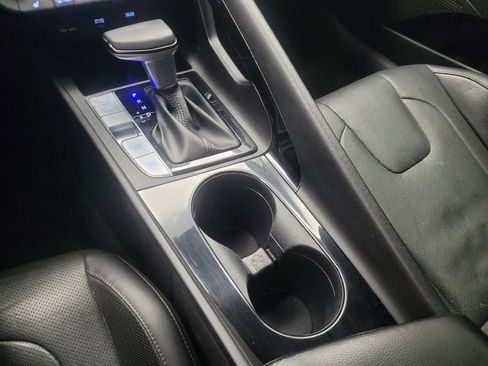 Used 2021 Hyundai Elantra Limited image 26