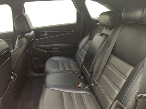 Used 2019 Kia Sorento SX FWD image 18