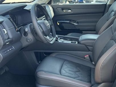 New 2026 Nissan Pathfinder Platinum w/ Cargo Package