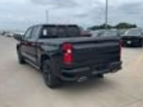 Used 2022 Chevrolet Silverado 1500 High Country w/ Technology Package AWD/4WD image 35