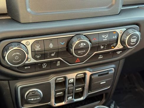 Used 2022 Jeep Gladiator Sport AWD/4WD image 16