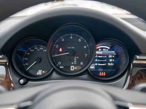 New 2026 Porsche Macan image 16