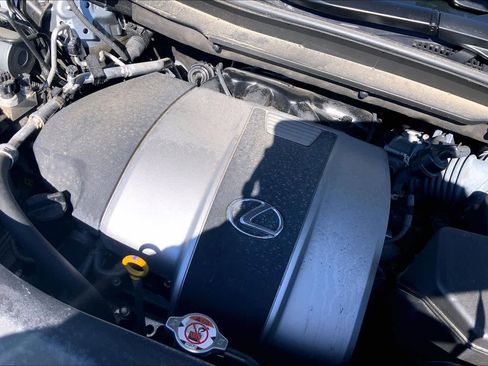 Used 2022 Lexus RX 350L Premium w/ Premium Package image 33