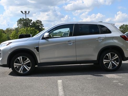 Used 2023 Mitsubishi Outlander Sport SE image 6