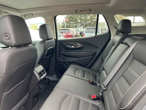 Used 2024 GMC Terrain Denali w/ Denali Premium Package AWD/4WD image 28
