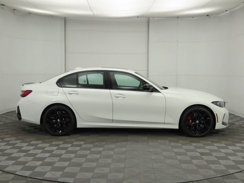 New 2026 BMW 330i 330i w/ M Sport Package image 4