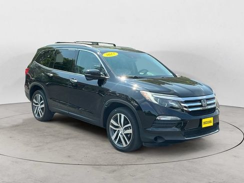 Used 2017 Honda Pilot Touring image 3