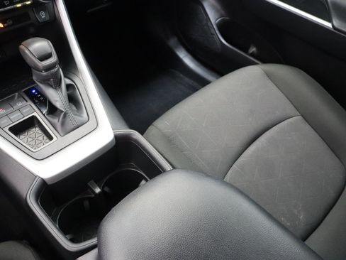 Used 2025 Toyota RAV4 XLE FWD image 17