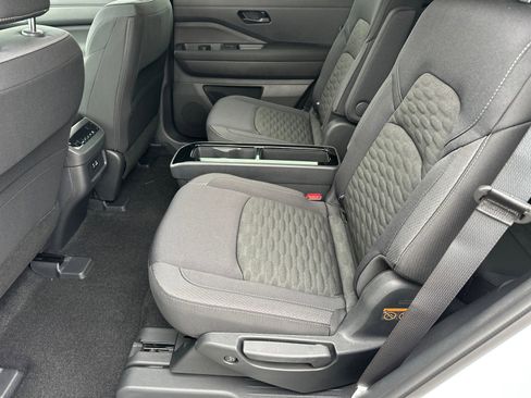 New 2025 Nissan Pathfinder SV w/ SV Premium Package image 22