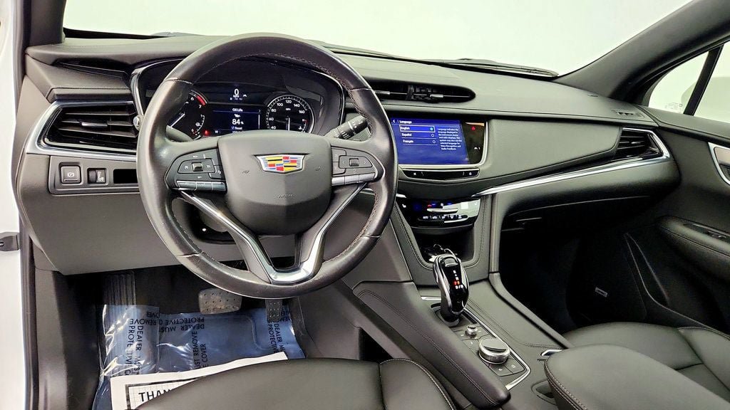 Used 2024 Cadillac XT6 Luxury FWD image 13