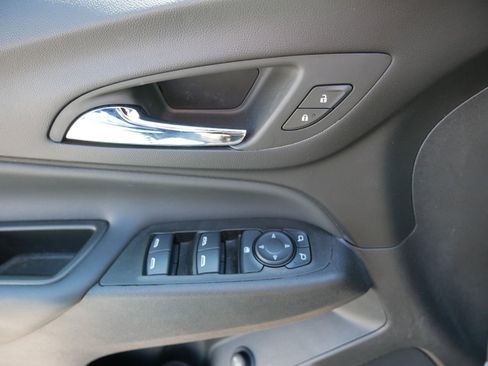 Used 2024 Chevrolet Equinox LT AWD/4WD image 16