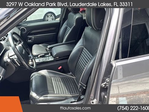 Used 2020 Land Rover Discovery HSE image 17