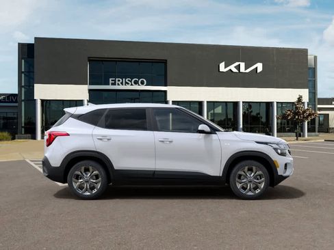 New 2026 Kia Seltos LX FWD image 7