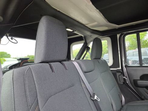 Used 2024 Jeep Wrangler Unlimited Sport AWD/4WD image 19