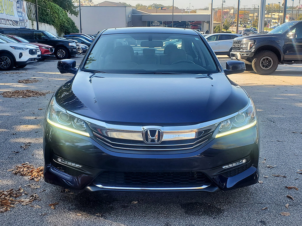 Used 2017 Honda Accord EX-L image 2