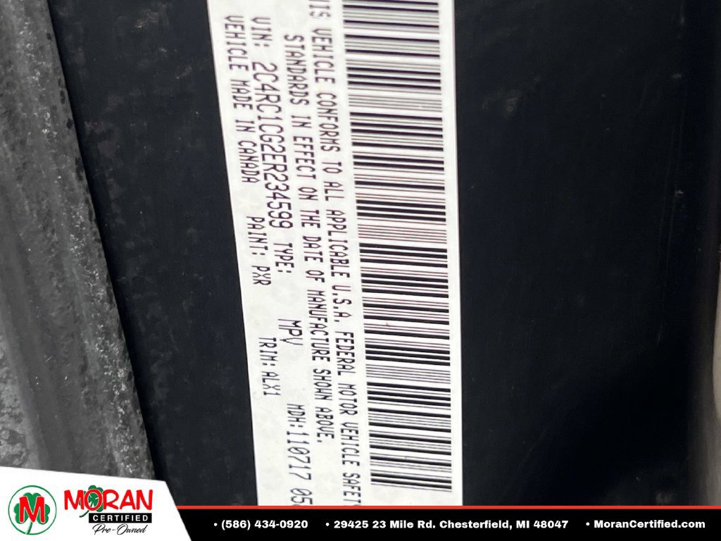 Used 2014 Chrysler Town & Country Touring-L FWD image 17