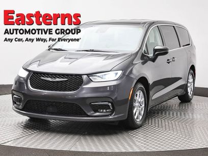 Used 2023 Chrysler Pacifica Touring-L