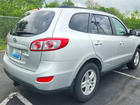 Used 2012 Hyundai Santa Fe GLS FWD image 2