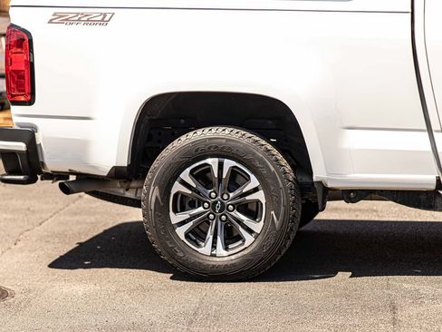 Used 2022 Chevrolet Colorado Z71 AWD/4WD image 11