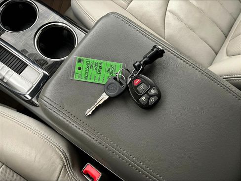 Used 2016 Buick Enclave Leather w/ Trailering Package FWD image 35