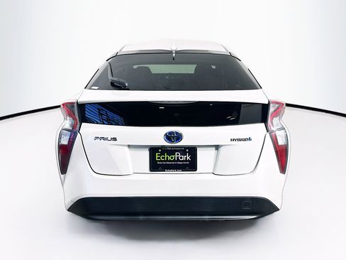 Used 2016 Toyota Prius Four image 7