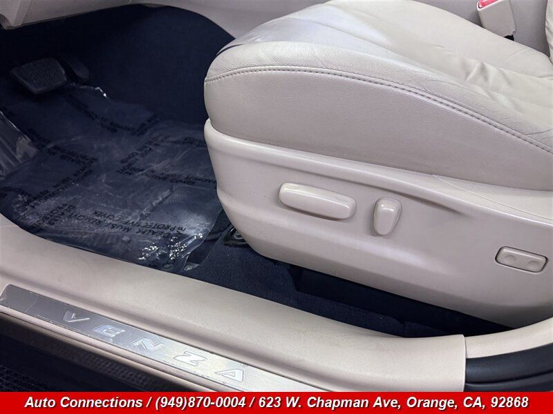 Used 2009 Toyota Venza AWD image 24