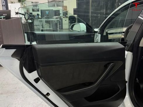 Used 2020 Tesla Model 3 Standard Range Plus image 12