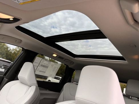 New 2026 INFINITI QX60 Luxe image 19