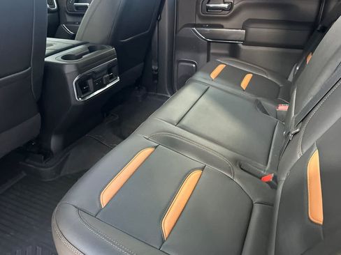 Used 2022 GMC Sierra 2500 AT4 w/ AT4 Premium Plus Package AWD/4WD image 5