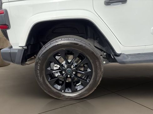 Used 2024 Jeep Wrangler Unlimited Sahara AWD/4WD image 20