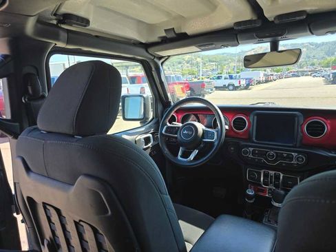 Used 2021 Jeep Wrangler Unlimited Rubicon w/ Uconnect 4C Nav & Sound Group AWD/4WD image 10