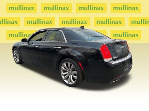 Used 2020 Chrysler 300 Limited image 8
