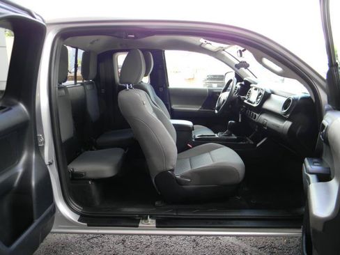 Used 2020 Toyota Tacoma SR w/ SR Convenience Package AWD/4WD image 16
