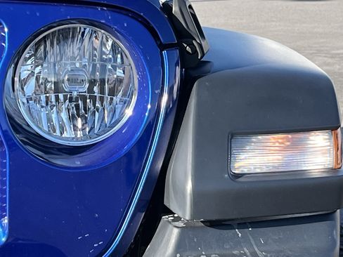 Used 2019 Jeep Wrangler Sport S image 9