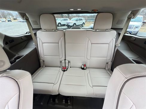 Used 2022 GMC Yukon Denali w/ Denali Premium Package image 34