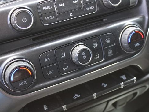 Used 2019 Chevrolet Silverado 2500 LT AWD/4WD image 13